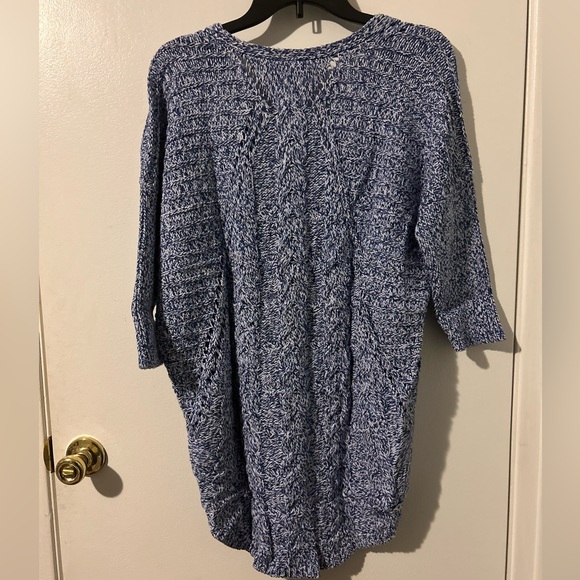Express Woman’s Cable Knit Slouchy 3/4 Sleeve, V-Neck Sweater,Blue/White Color,M - Picture 6 of 9